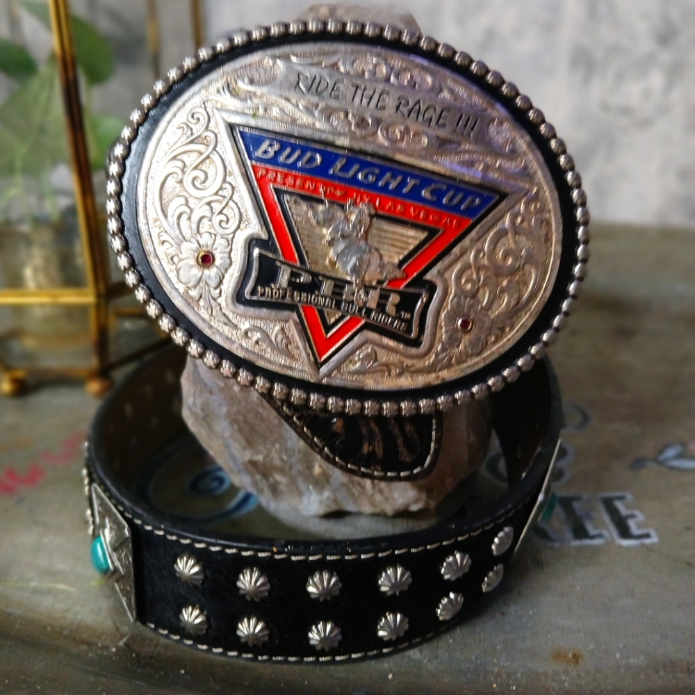 Nocoma belt and buckle